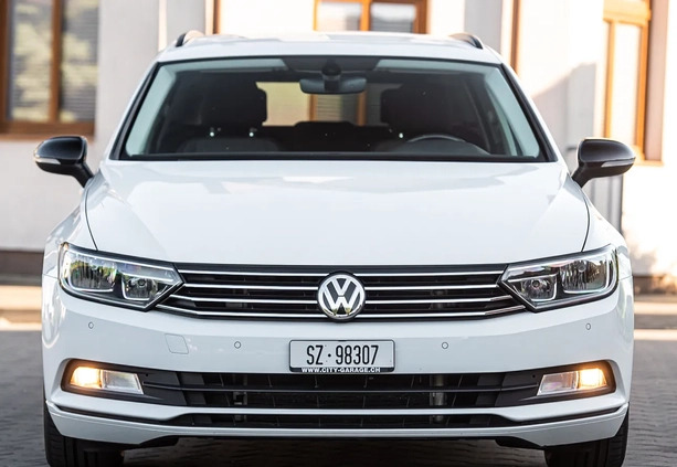 Volkswagen Passat cena 66900 przebieg: 135300, rok produkcji 2018 z Radom małe 596